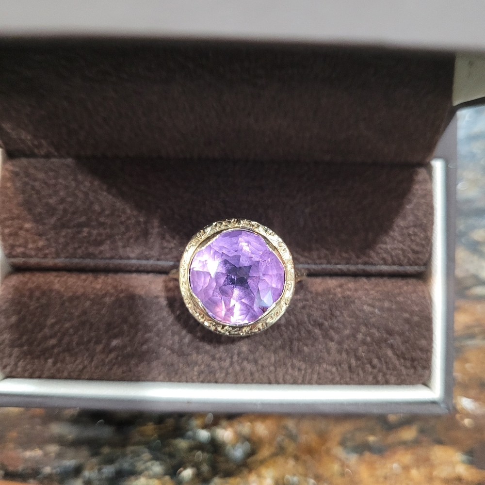 Antique Art Deco 14 kt 6.75 Ct Amethyst Ring 5.12g.            OFFERS WELCOME!